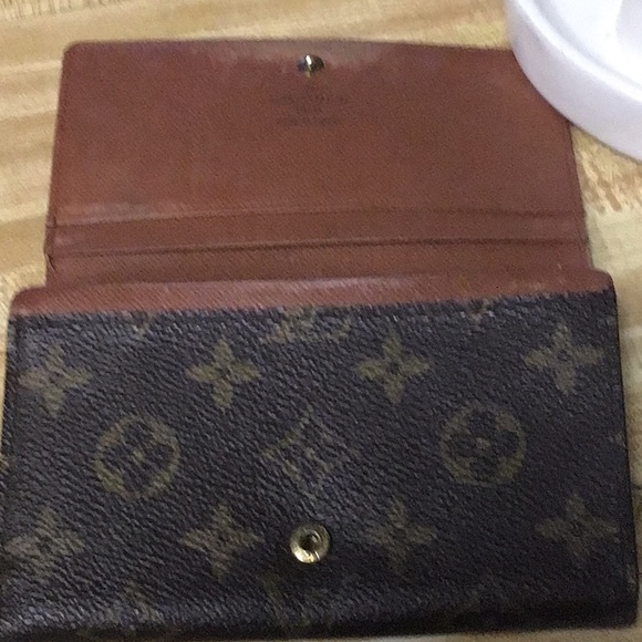 Louis Vuitton Wallet - Picture 4 of 7